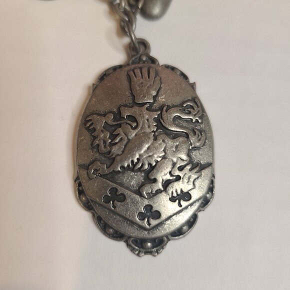 Twilight Cullen Family Crest Keychain by Summit Ent. - Picture 2 of 4